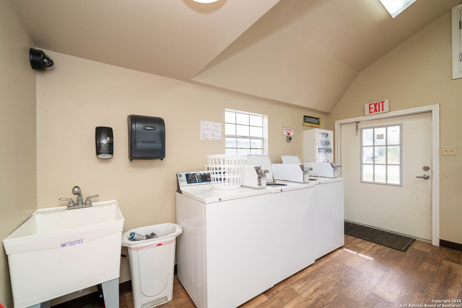 2068 State Highway 323 Henderson TX 75652