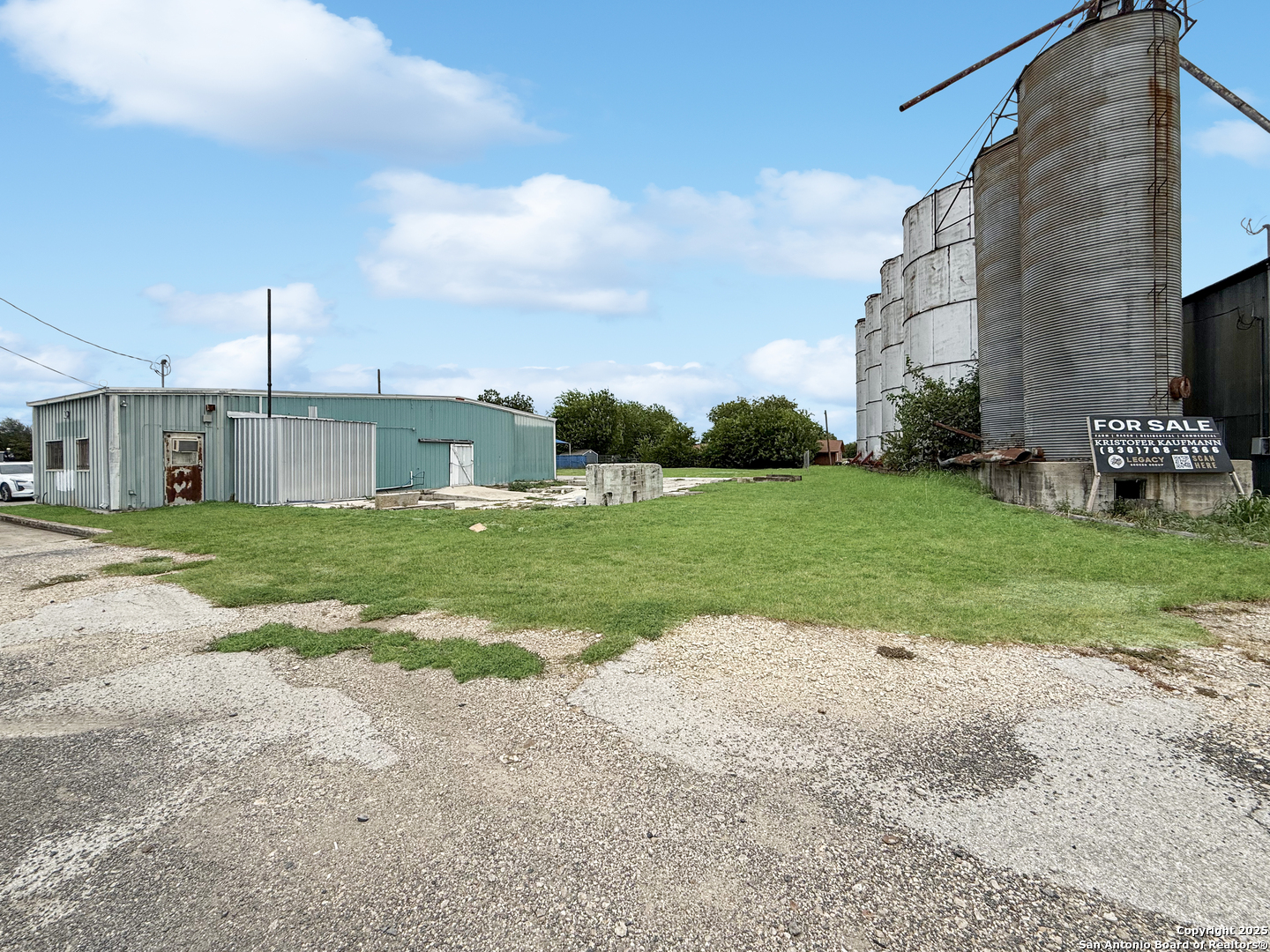 1569 & 1571 N Austin Seguin TX 78155