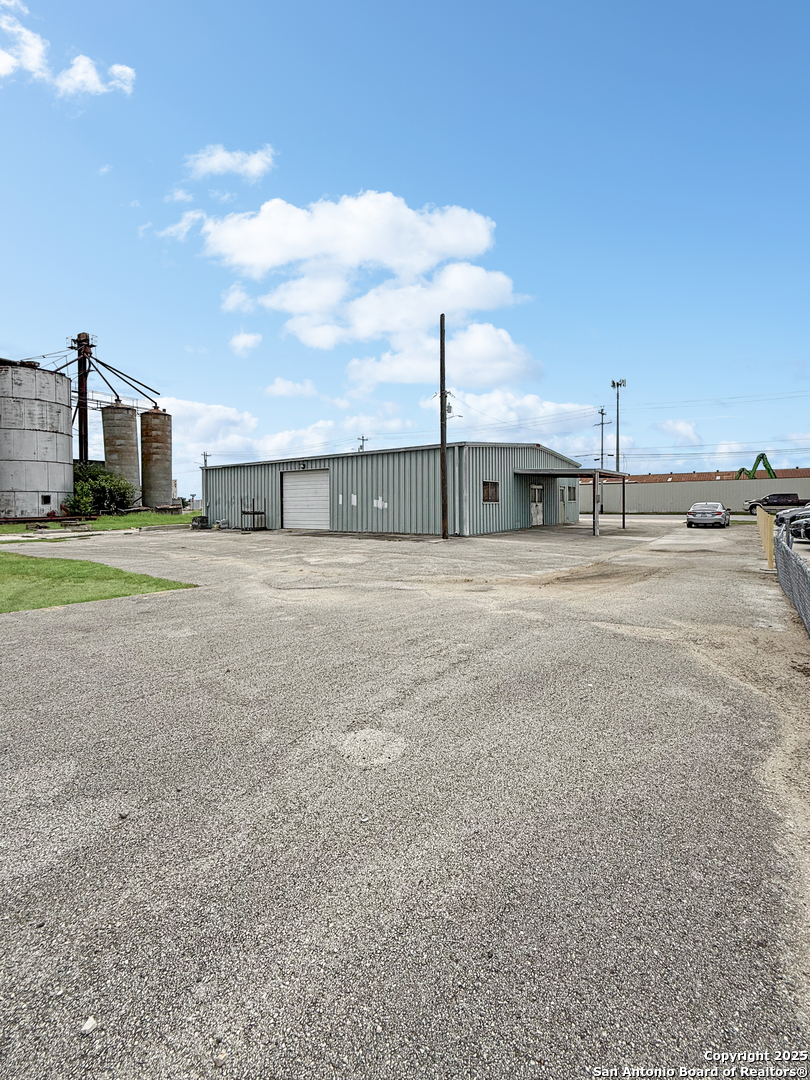 1569 & 1571 N Austin Seguin TX 78155