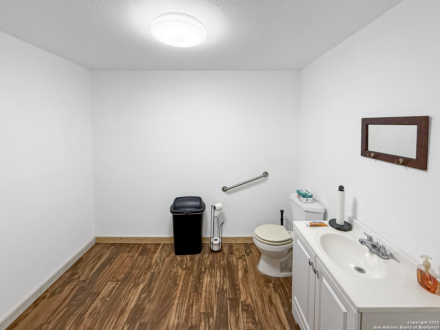 1569 & 1571 N Austin Seguin TX 78155