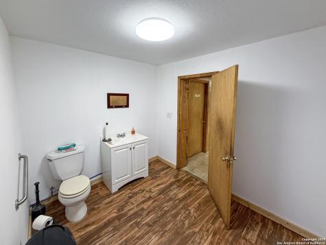 1569 & 1571 N Austin Seguin TX 78155