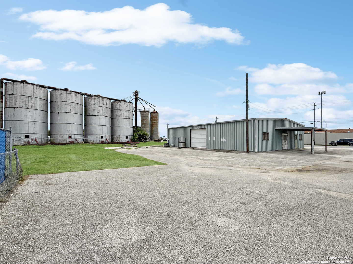1569 & 1571 N Austin Seguin TX 78155