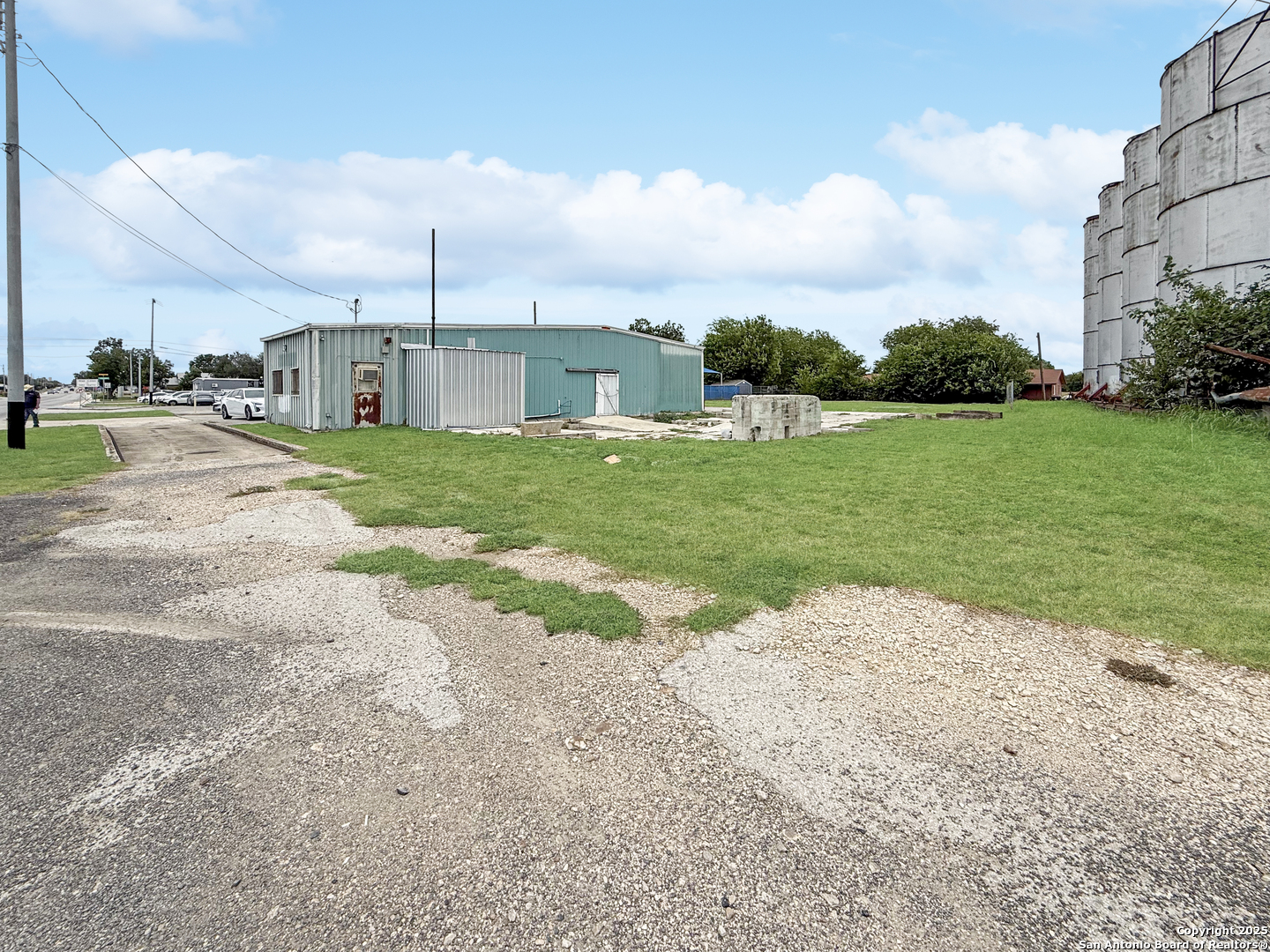 1569 & 1571 N Austin Seguin TX 78155