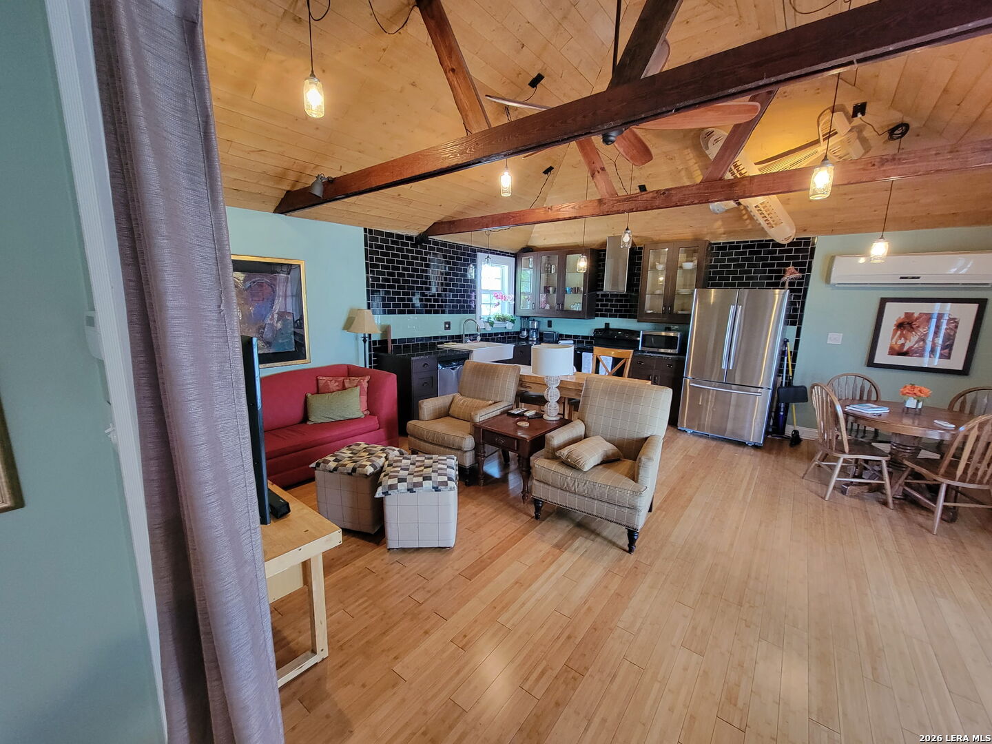 3221 N Flores San Antonio TX 78212