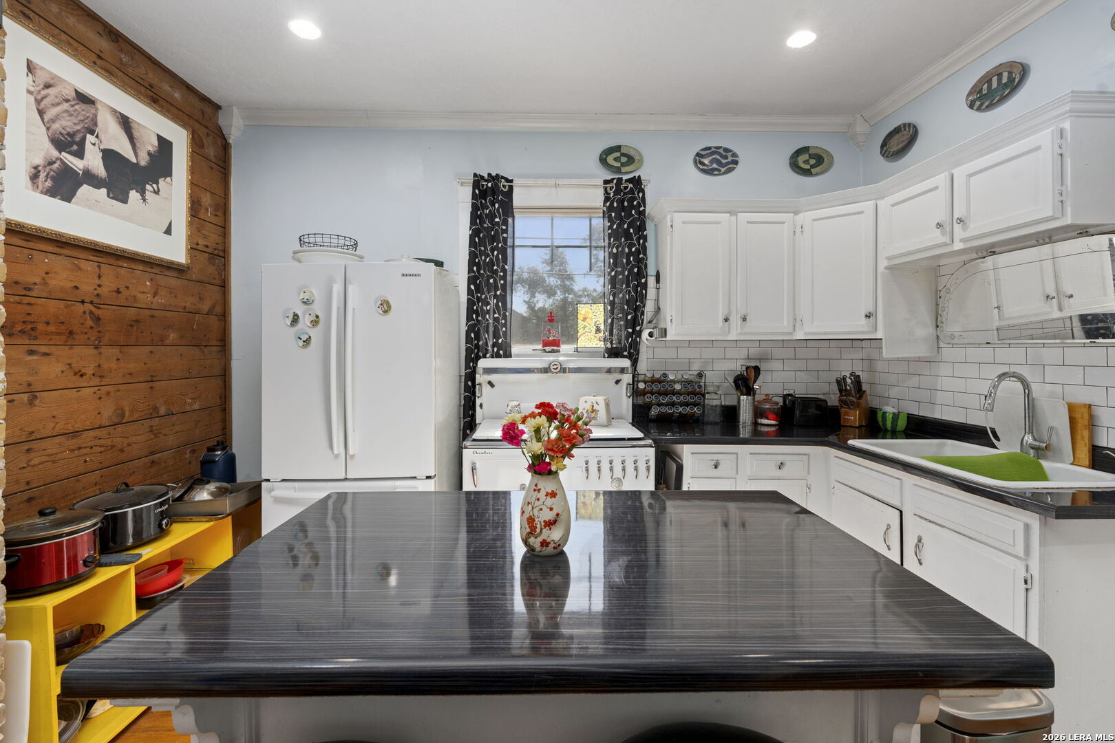 3221 N Flores San Antonio TX 78212