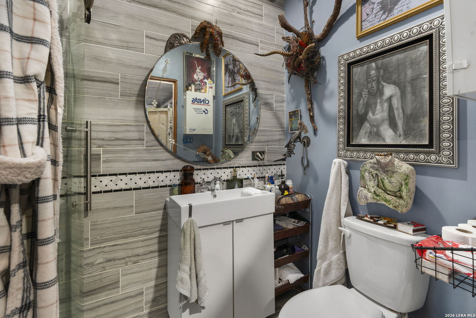 3221 N Flores San Antonio TX 78212