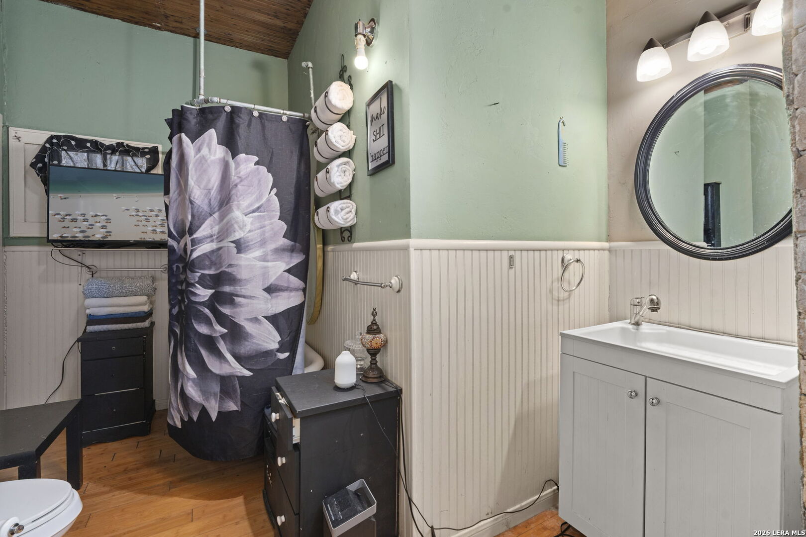 3221 N Flores San Antonio TX 78212