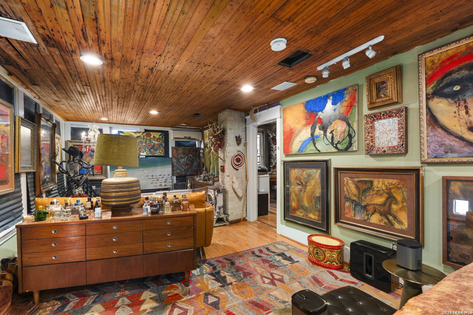 3221 N Flores San Antonio TX 78212