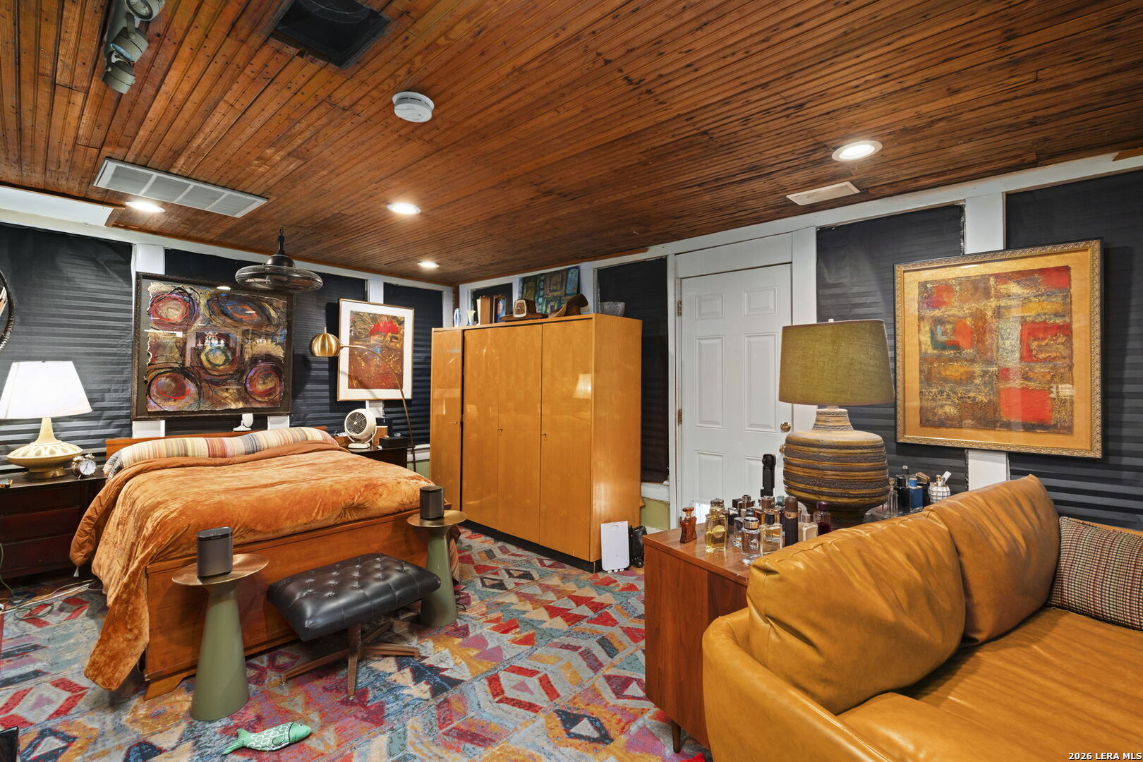 3221 N Flores San Antonio TX 78212