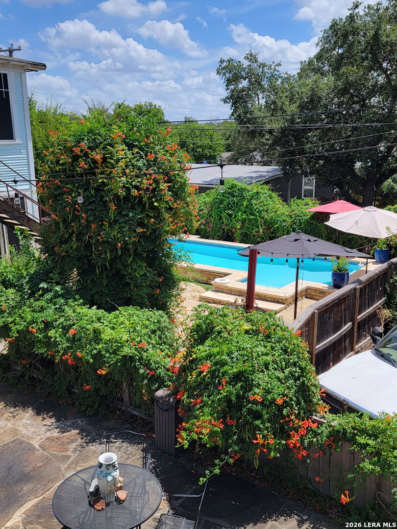 3221 N Flores San Antonio TX 78212