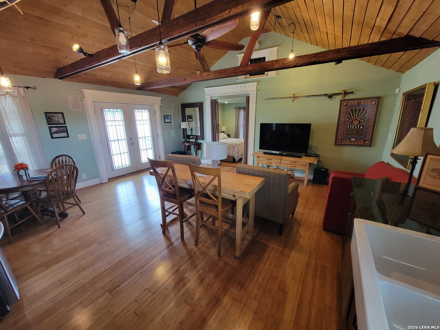 3221 N Flores San Antonio TX 78212