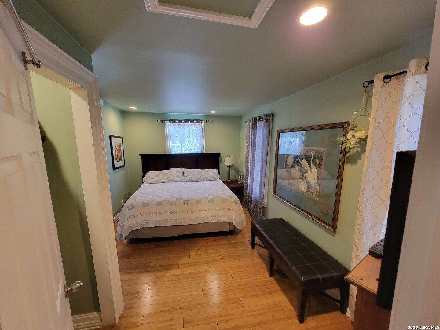 3221 N Flores San Antonio TX 78212