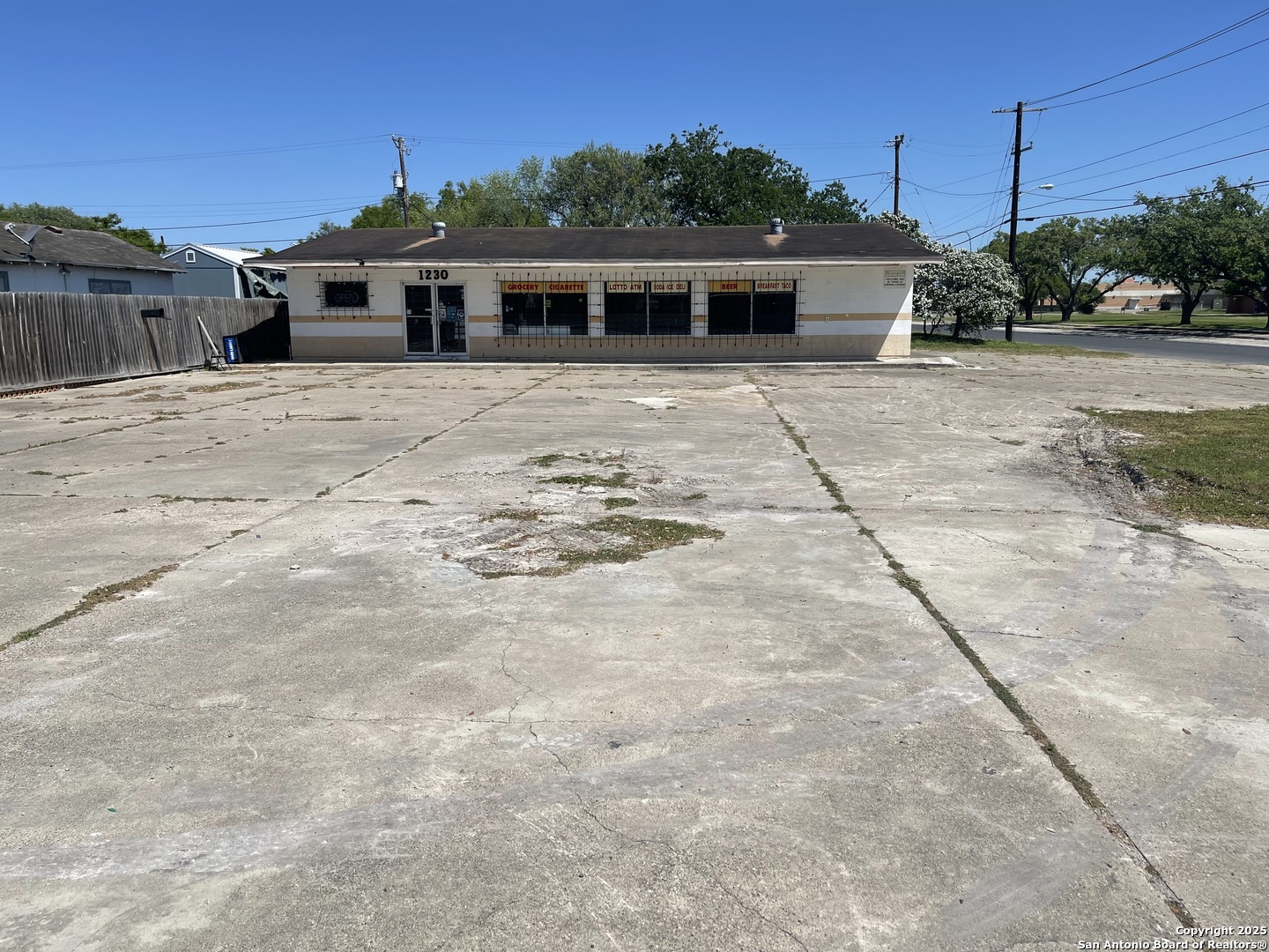 1230 E Santa Gertrudis Kingsville TX 78363