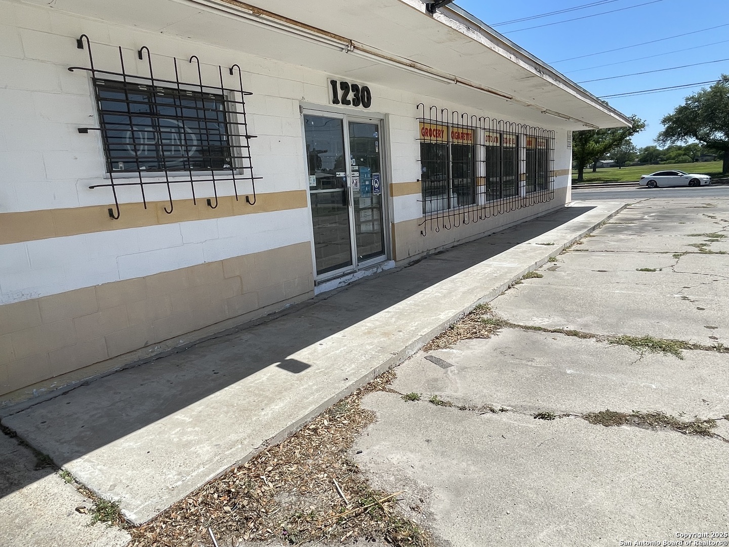 1230 E Santa Gertrudis Kingsville TX 78363