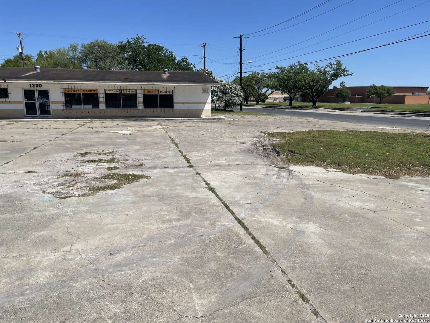 1230 E Santa Gertrudis Kingsville TX 78363