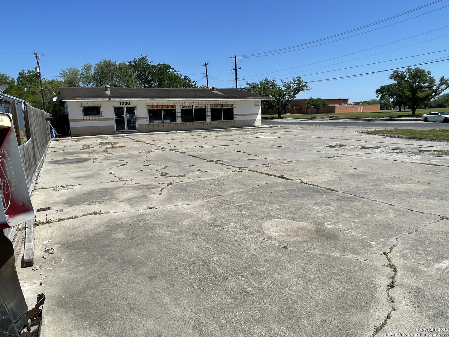 1230 E Santa Gertrudis Kingsville TX 78363