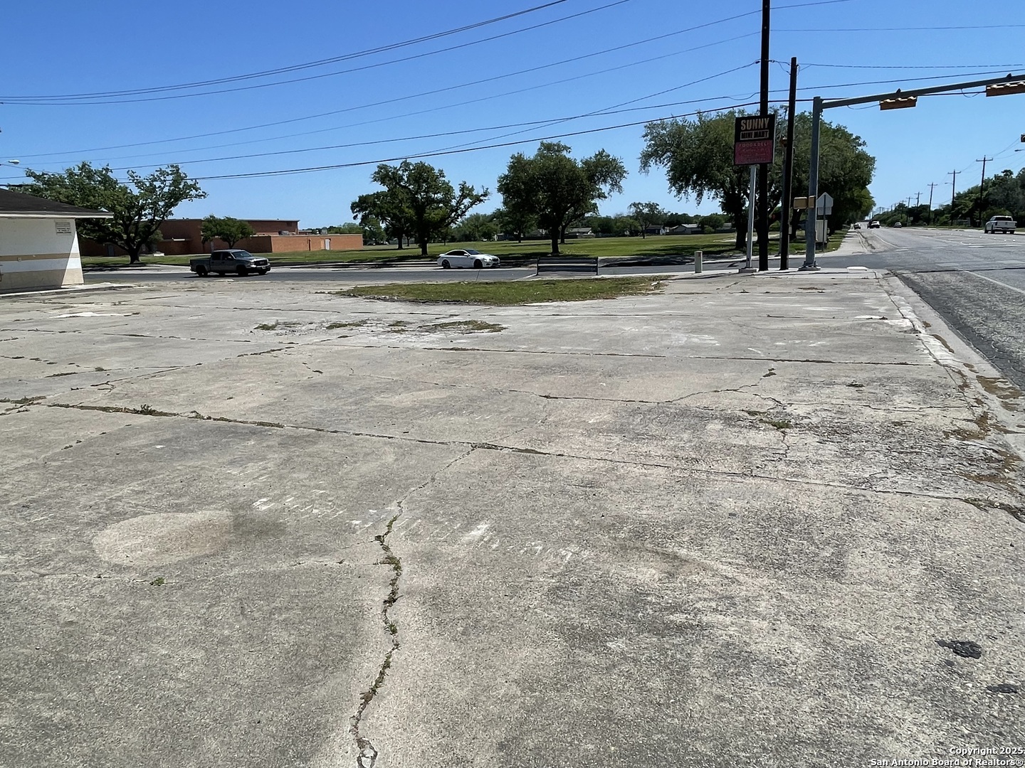 1230 E Santa Gertrudis Kingsville TX 78363