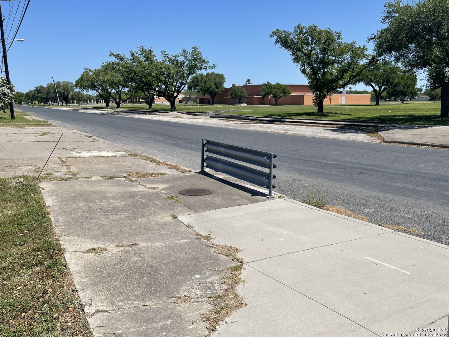 1230 E Santa Gertrudis Kingsville TX 78363