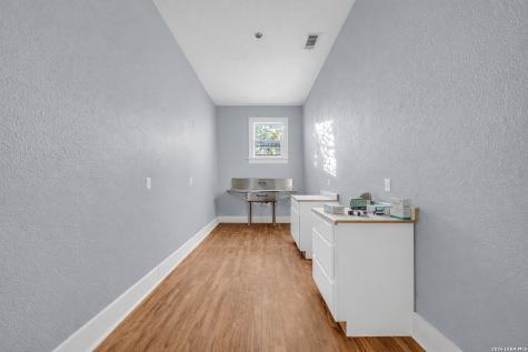 1610 W Commerce San Antonio TX 78207