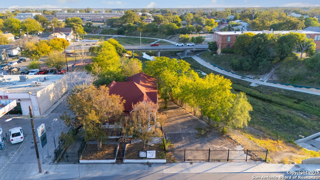 1610 W Commerce San Antonio TX 78207