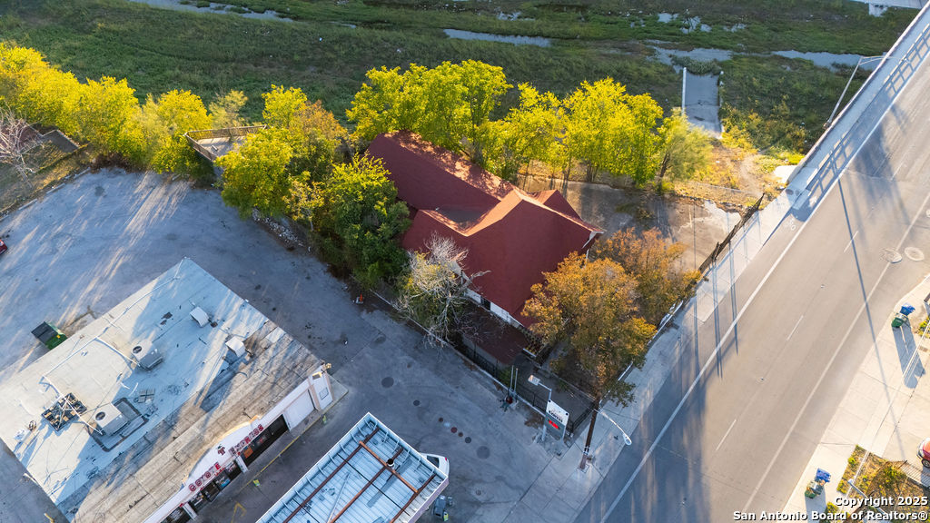 1610 W Commerce San Antonio TX 78207