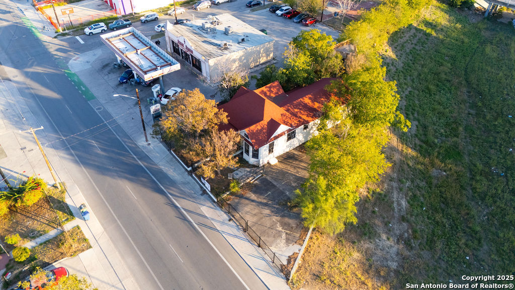 1610 W Commerce San Antonio TX 78207