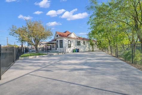 1610 W Commerce San Antonio TX 78207