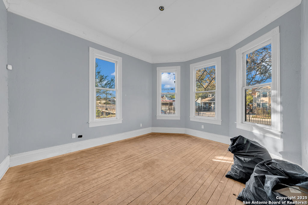 1610 W Commerce San Antonio TX 78207