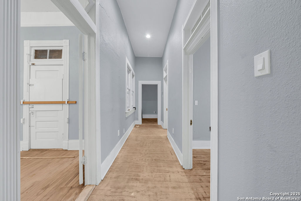 1610 W Commerce San Antonio TX 78207