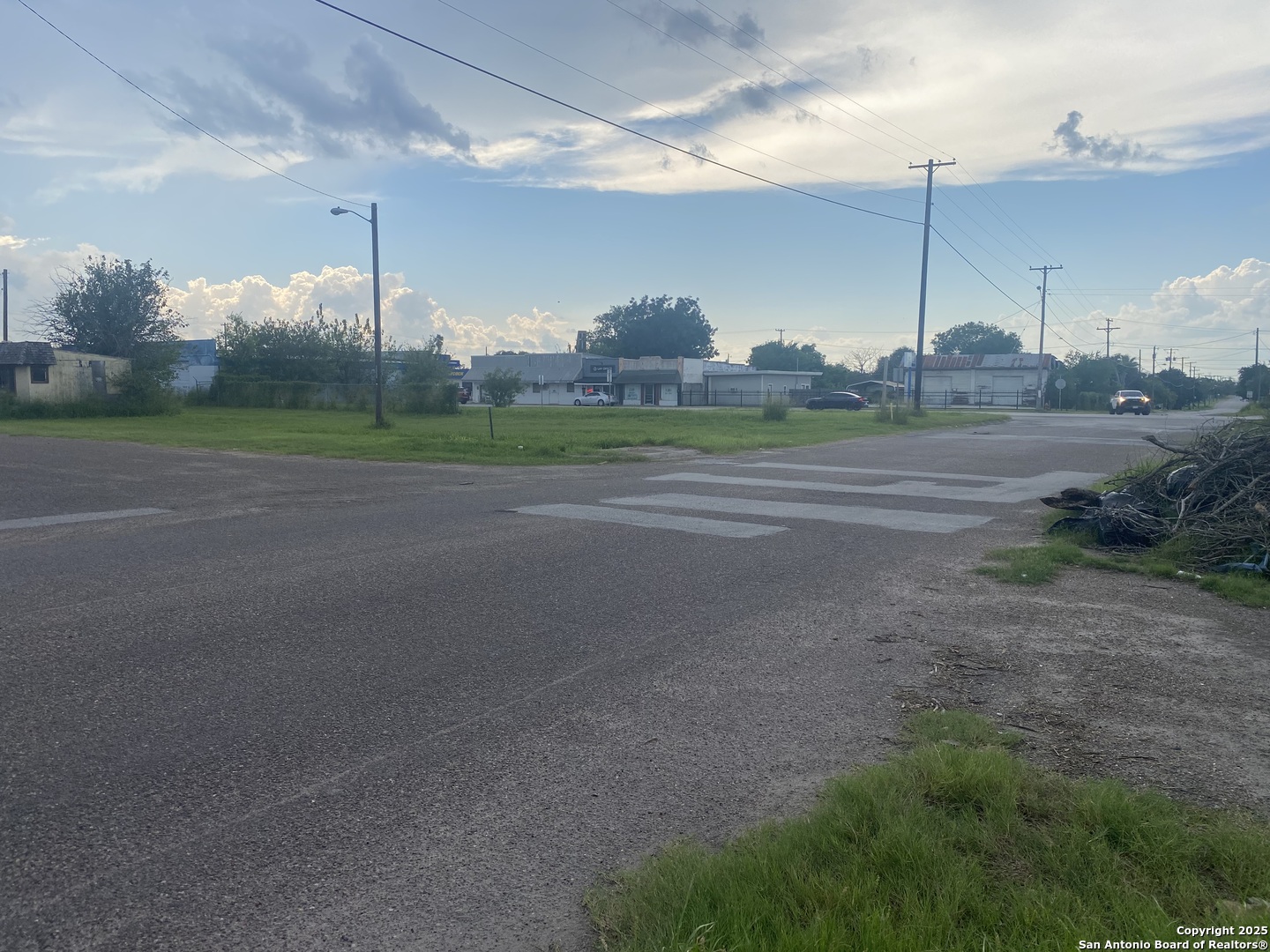 101 E Rockport Mathis TX 78368