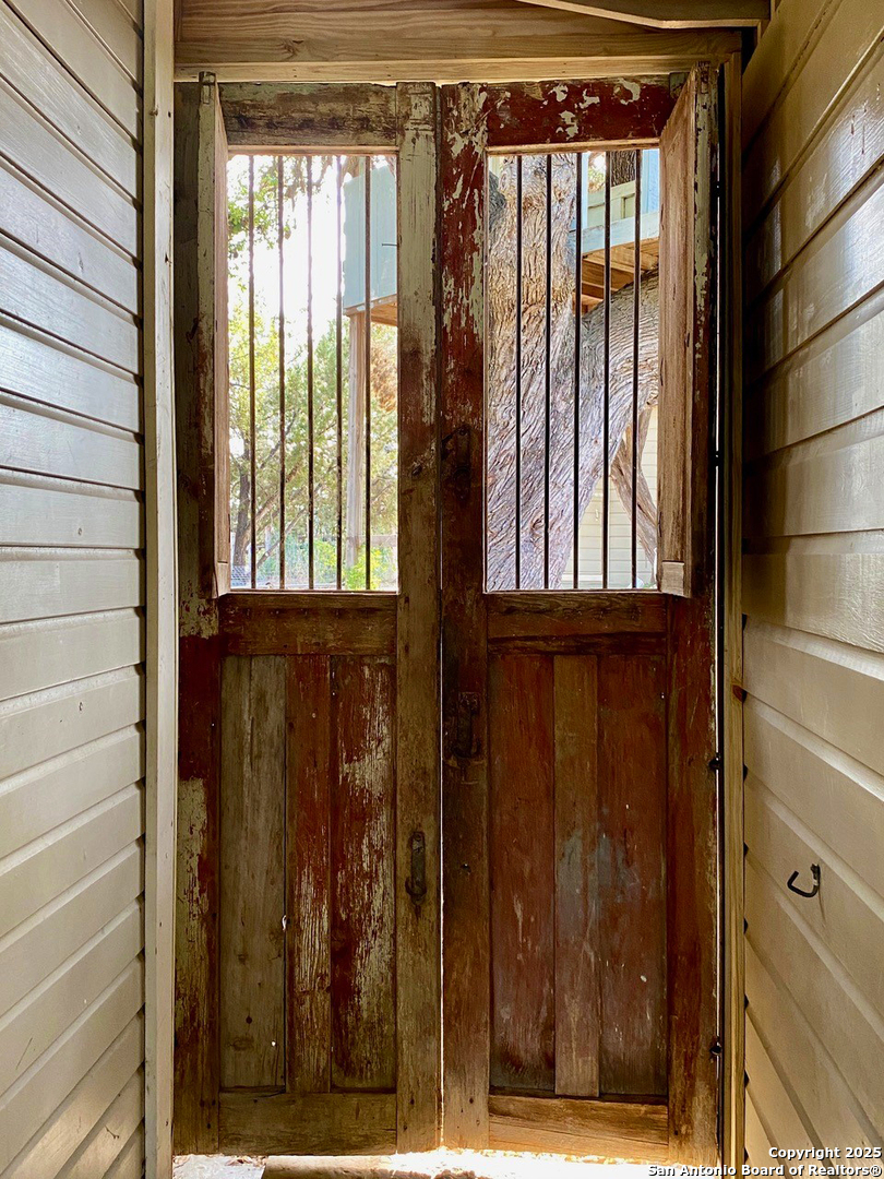 512 County Road 348 Concan TX 78838