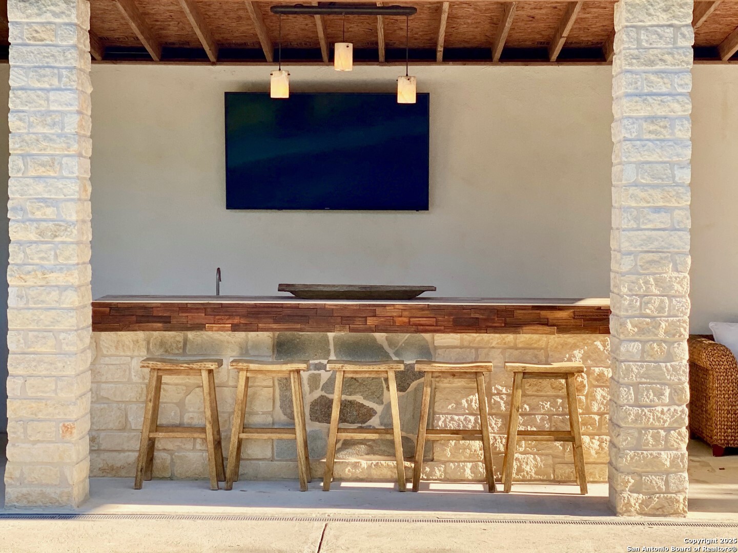 512 County Road 348 Concan TX 78838