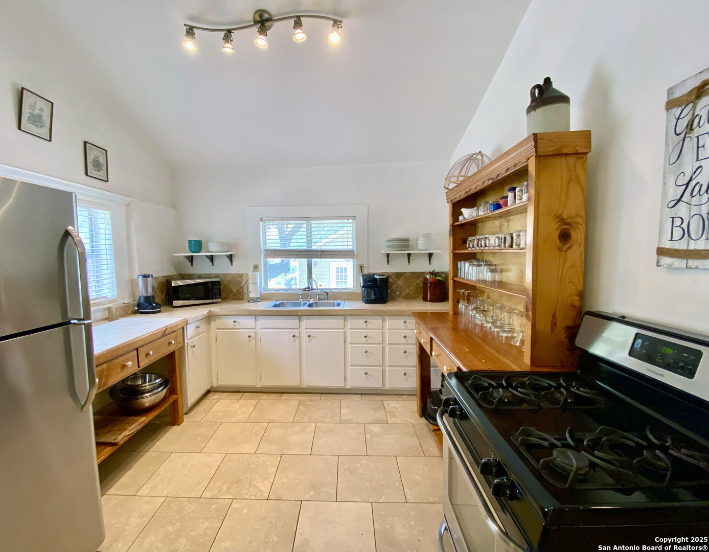 512 County Road 348 Concan TX 78838