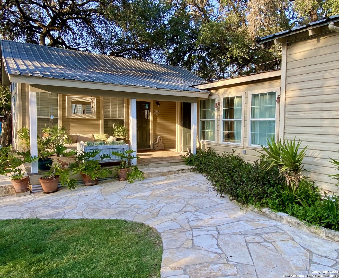 512 County Road 348 Concan TX 78838