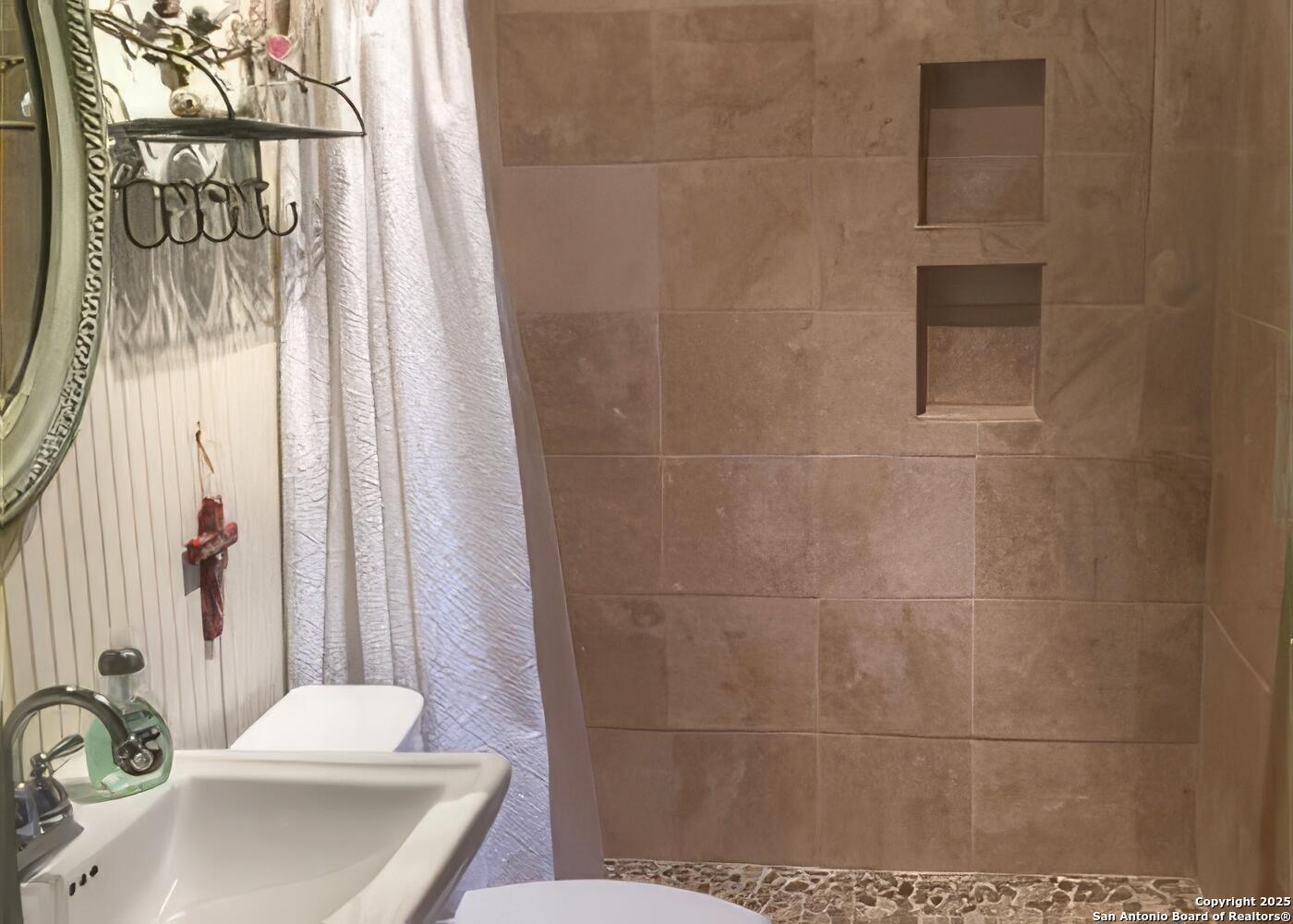 512 County Road 348 Concan TX 78838