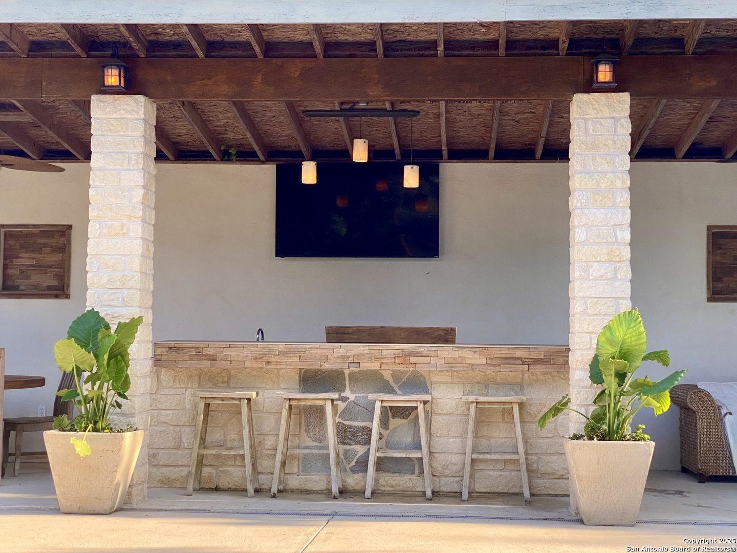 512 County Road 348 Concan TX 78838