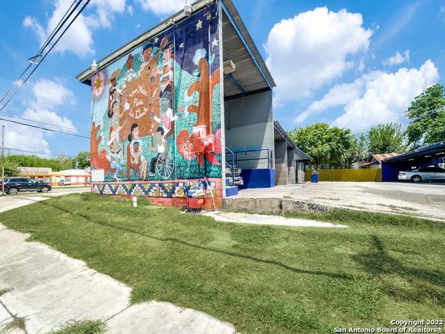 402 N Zarzamora Street San Antonio TX 78207