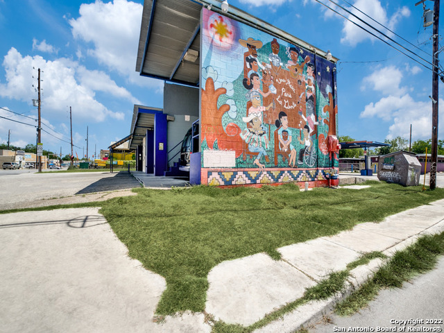 402 N Zarzamora Street San Antonio TX 78207