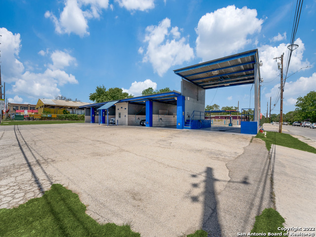 402 N Zarzamora Street San Antonio TX 78207