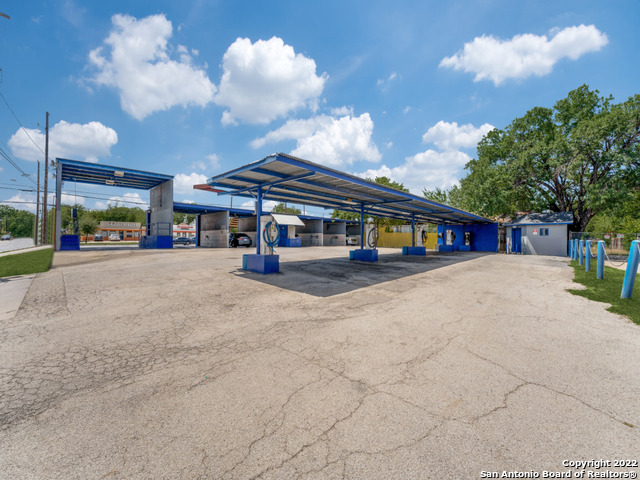 402 N Zarzamora Street San Antonio TX 78207