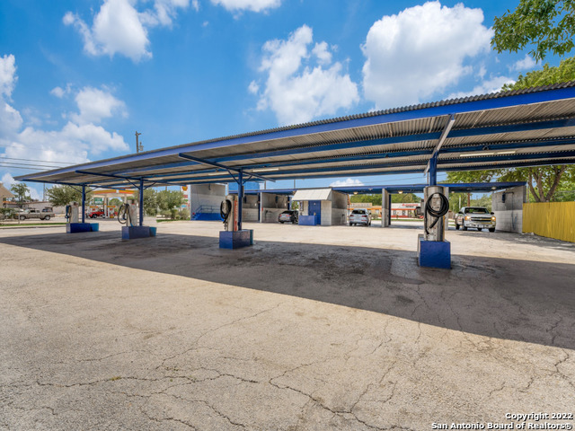 402 N Zarzamora Street San Antonio TX 78207