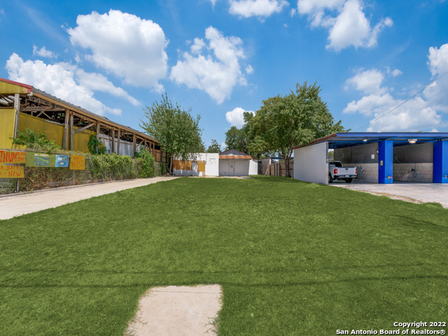 402 N Zarzamora Street San Antonio TX 78207