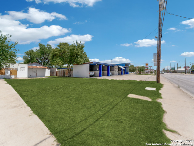 402 N Zarzamora Street San Antonio TX 78207