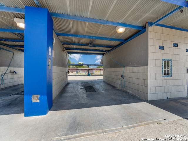 402 N Zarzamora Street San Antonio TX 78207