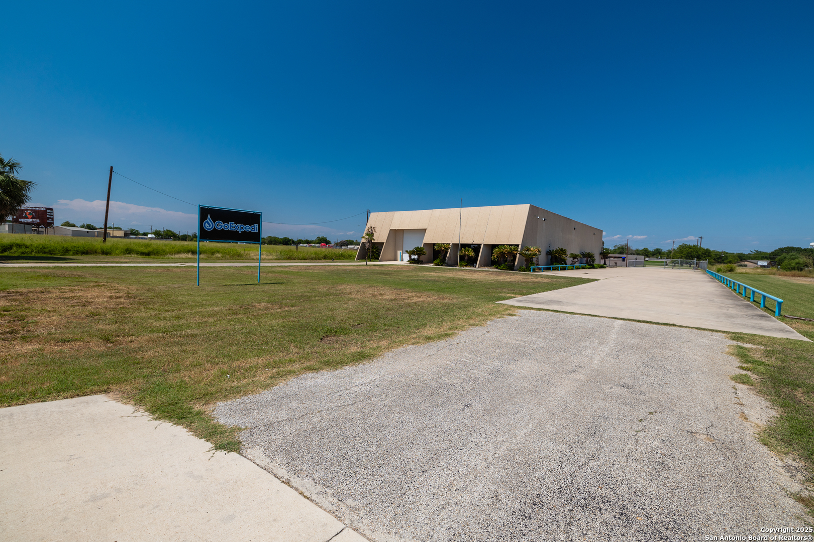 8276 N Sh 16 Poteet TX 78065