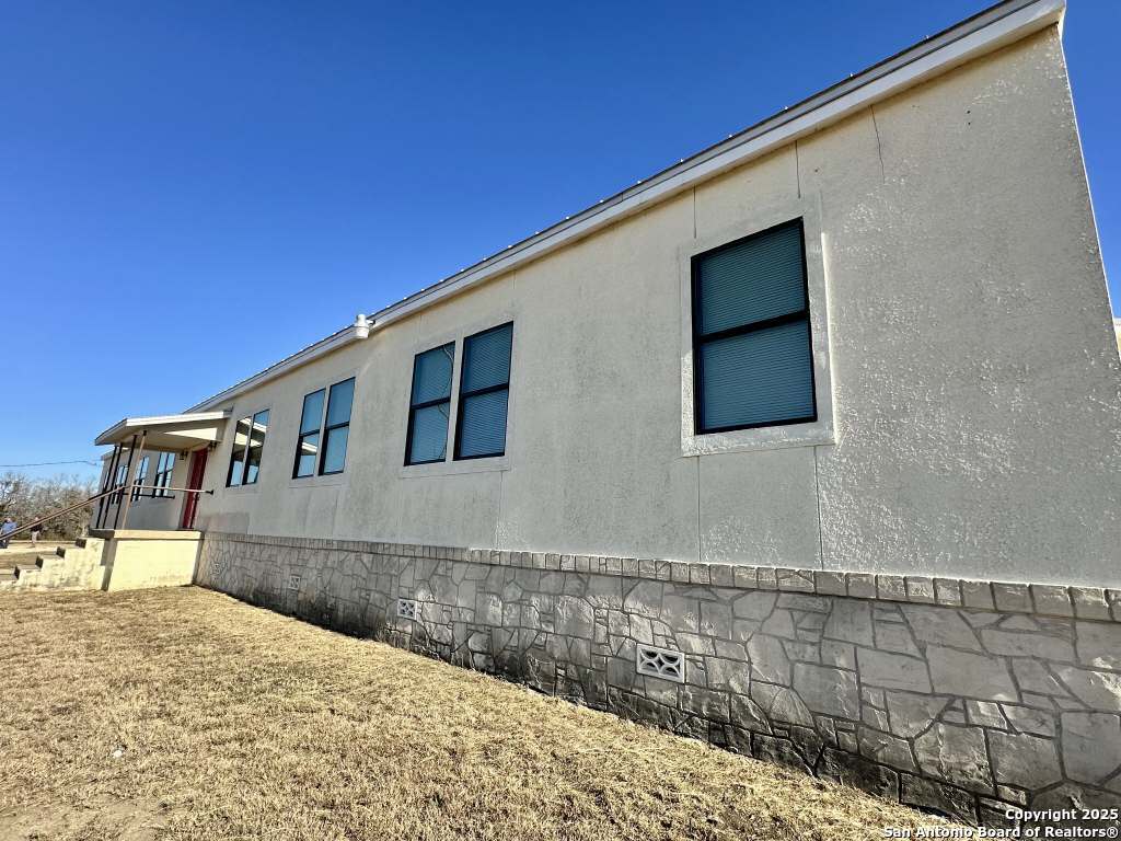 2903 Highway 90 Hondo TX 78861