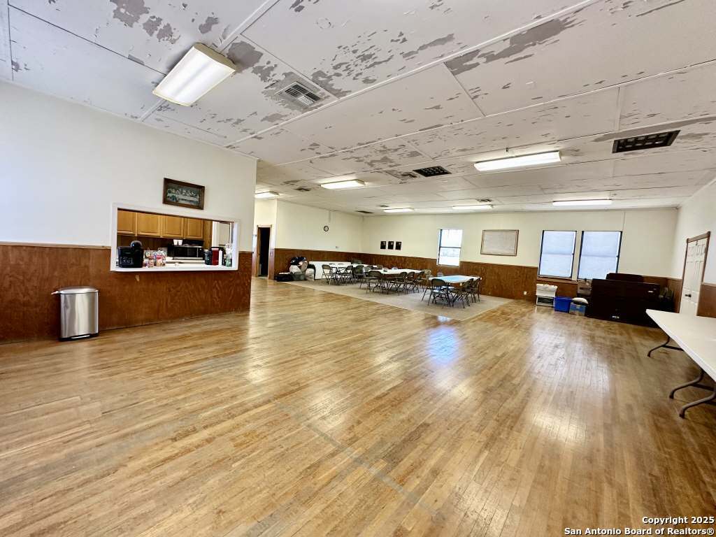 2903 Highway 90 Hondo TX 78861