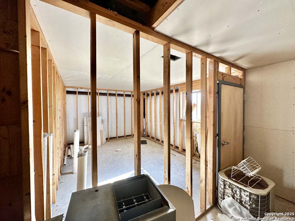 2903 Highway 90 Hondo TX 78861