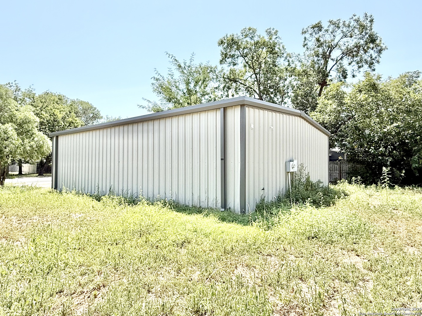 1906 Avenue T Hondo TX 78861