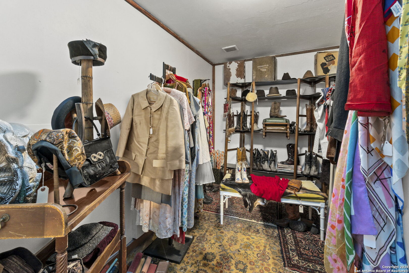 1725 S Us Highway 281 Blanco TX 78606